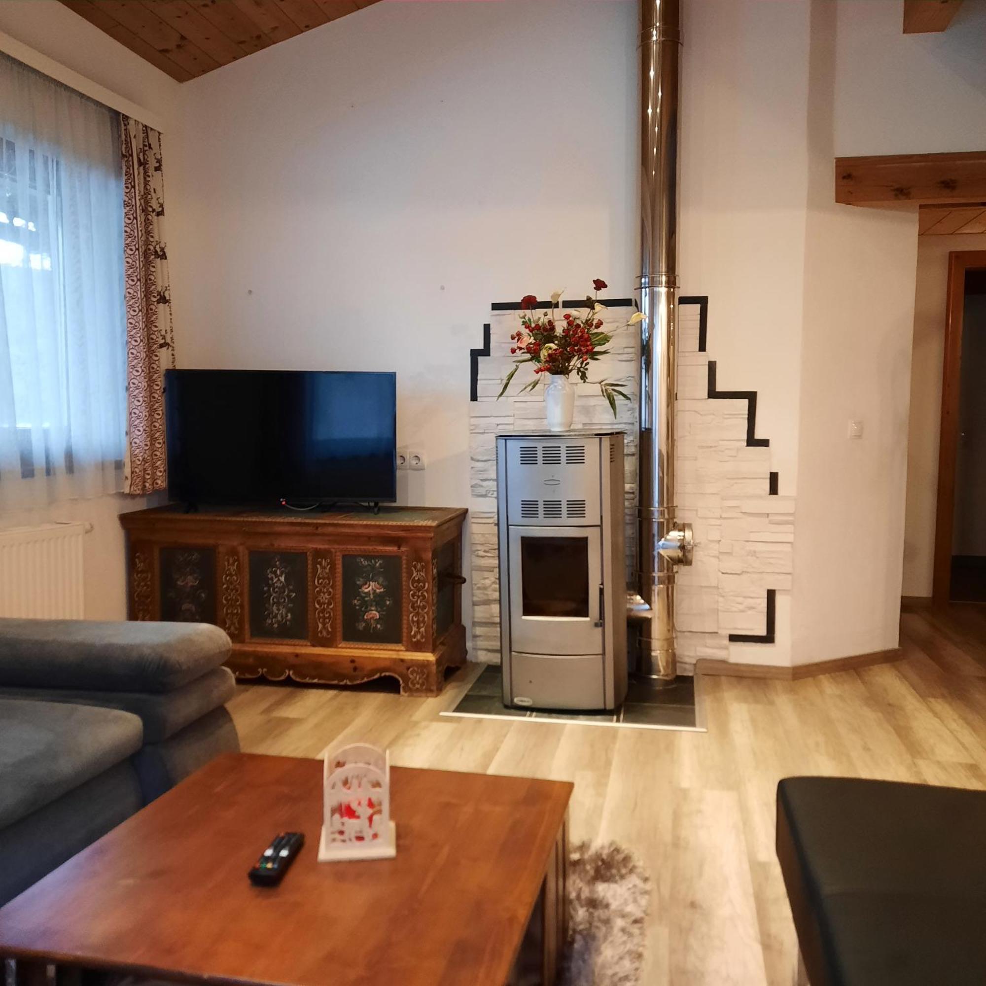 Landgasthaus Appartement Birkegg ロイタシュ エクステリア 写真